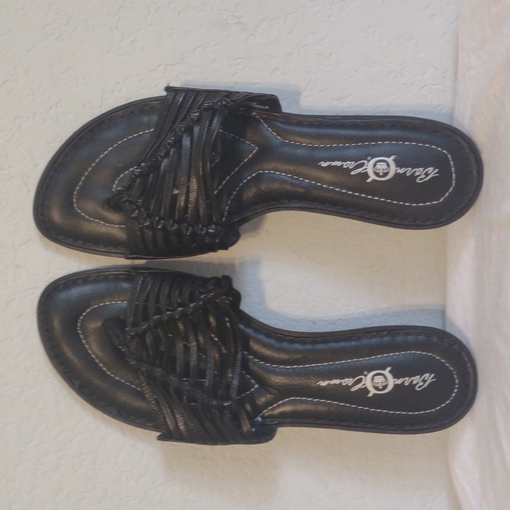Born by Crown Slip-on Sandals in Black Leather Upper & Linings. Size 7M. EUC.